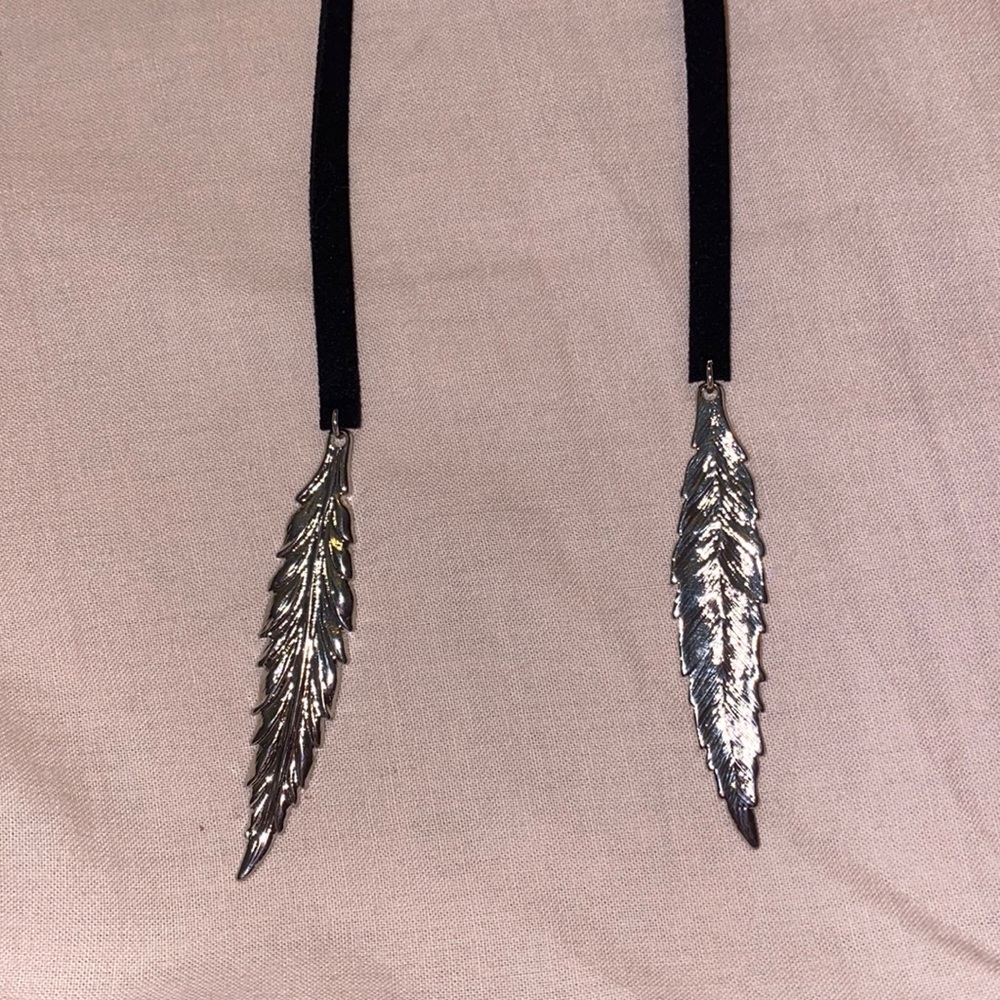 Tie choker